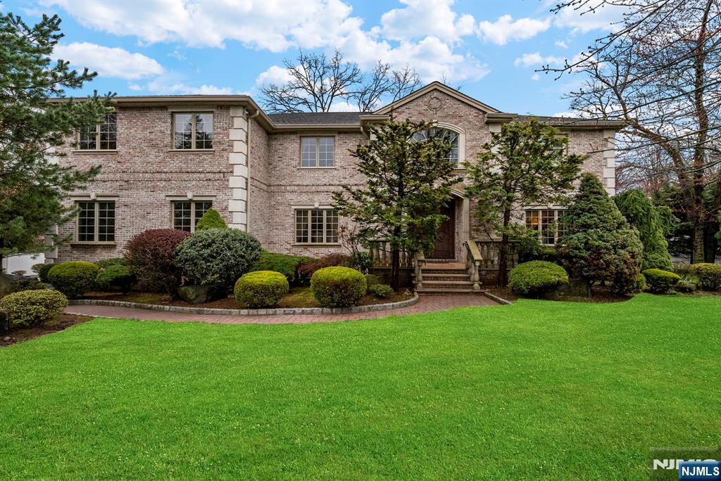 CLOSTER Properties