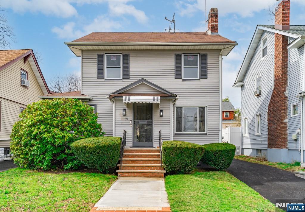 $489,000 Contemporary