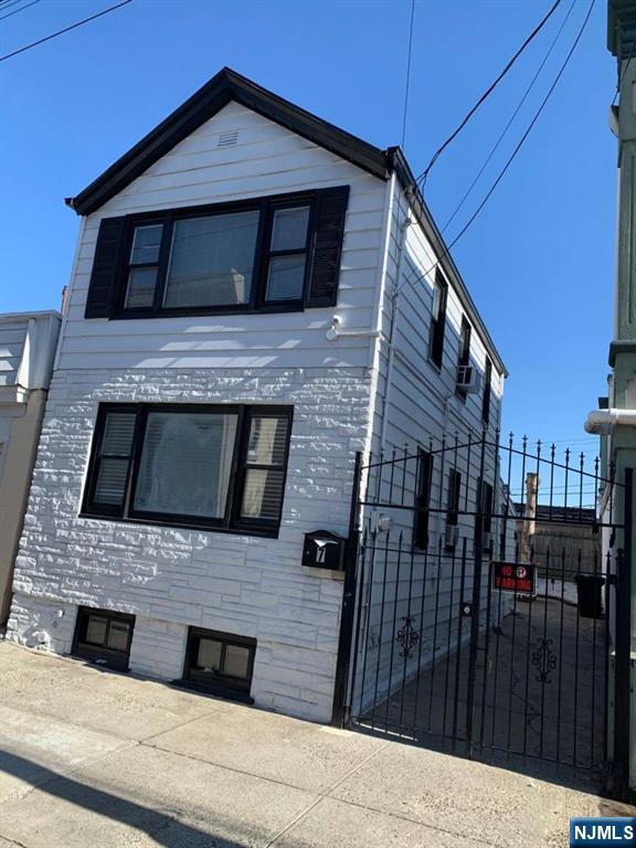 $399,900 Colonial