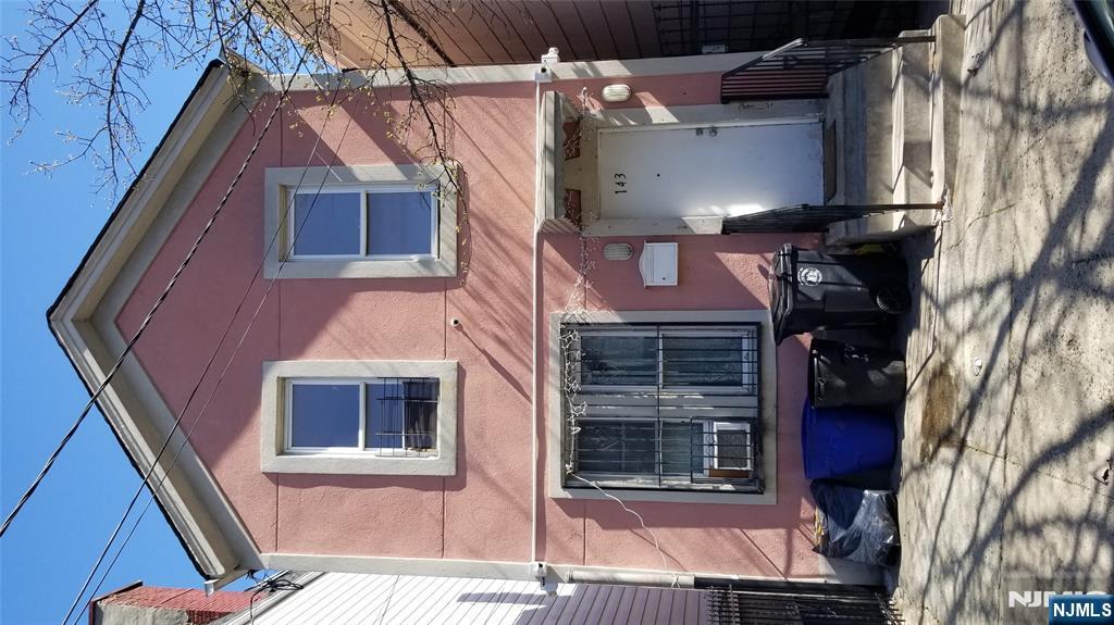 $449,000 Colonial