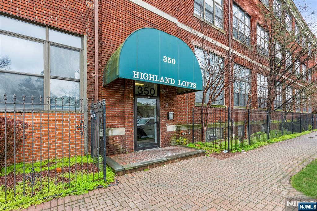 Homes for sale in Orange, NJ | 350 Scotland Rd #304, Orange, NJ 07050 | MLS# 25011755