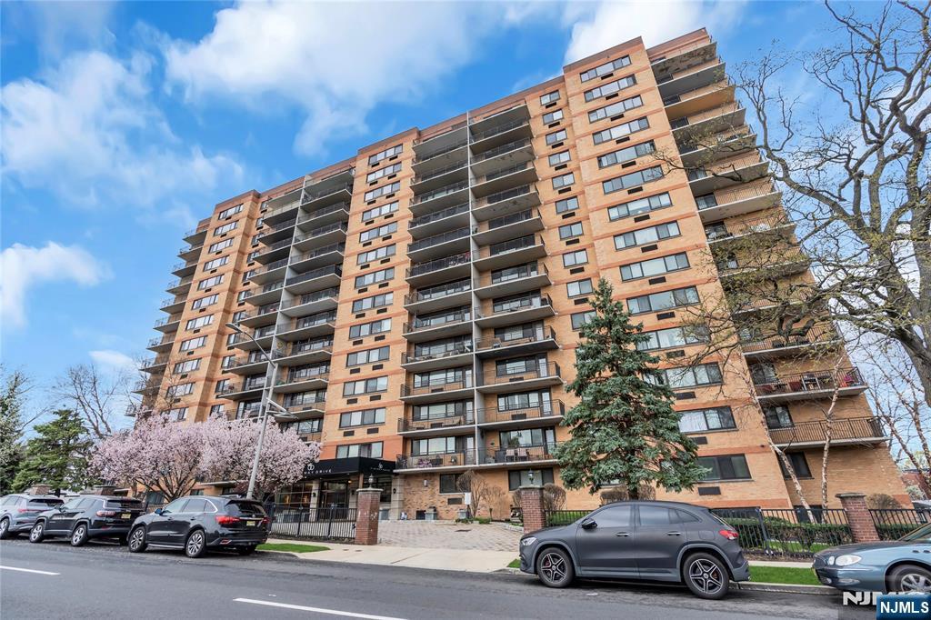 $200,000 Condo