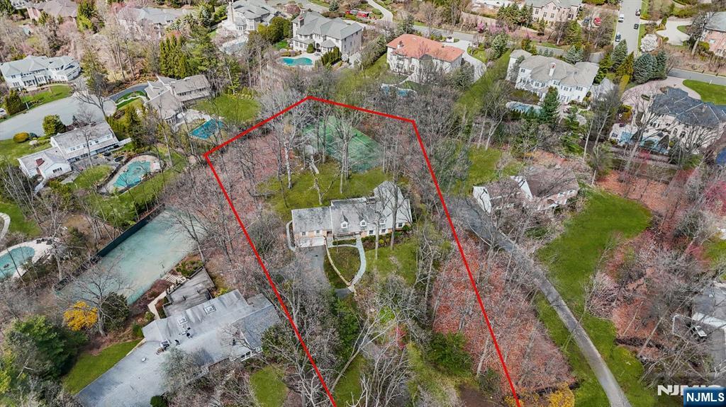 $2,300,000 Colonial