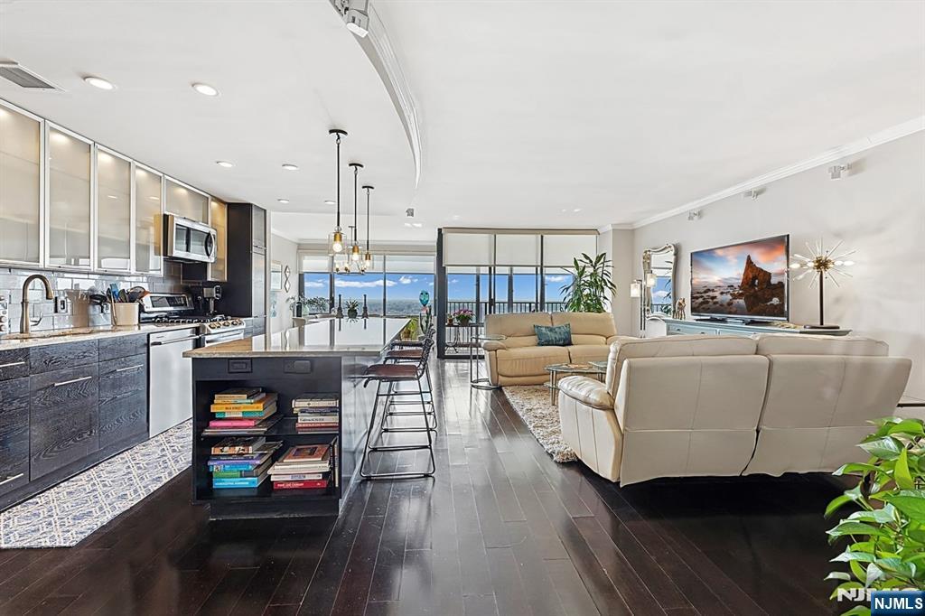 $448,000 Co-op