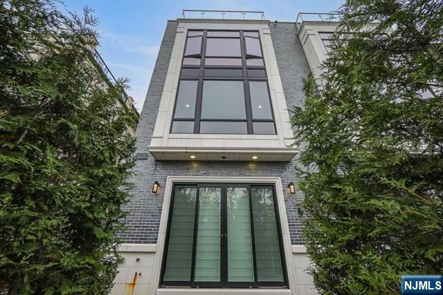 $1,950,000 Townhouse