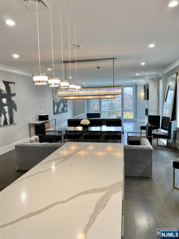 Homes for sale in Edgewater, NJ | 1234 River Rd, Edgewater, NJ 07020 | MLS# 25012419