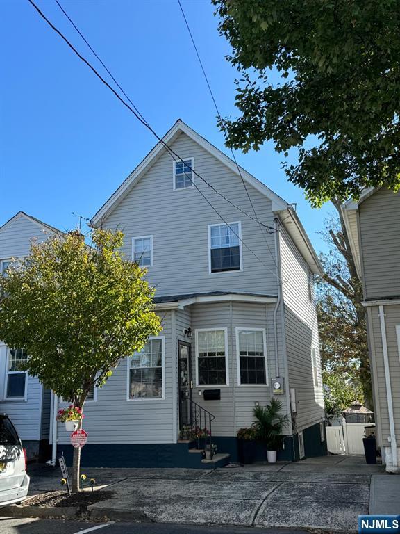 $595,999 Colonial
