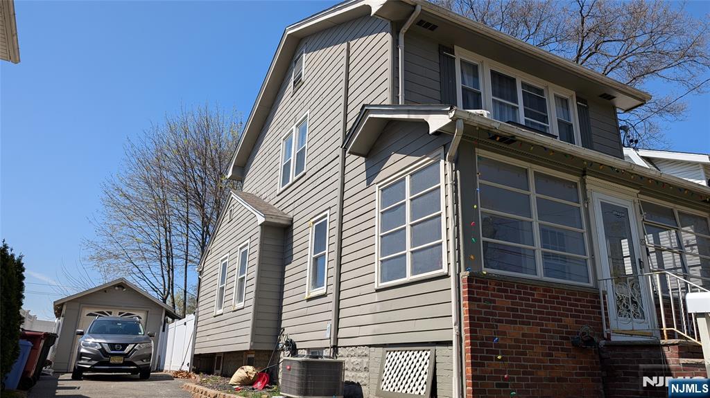 $639,000 Colonial