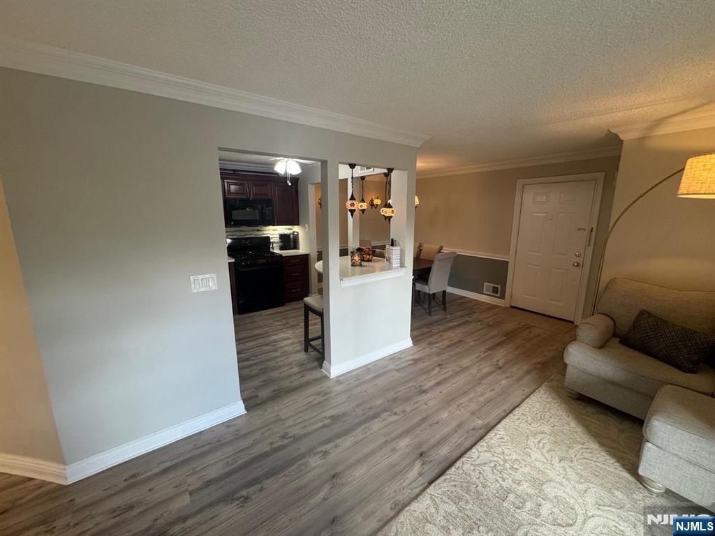 888 Tuliptree, Mahwah, NJ 07430 Listing Photo  1