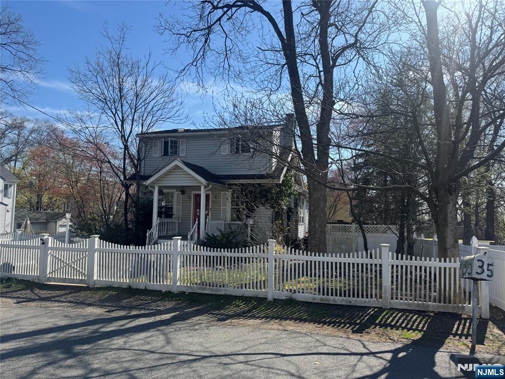 $500,000 Colonial