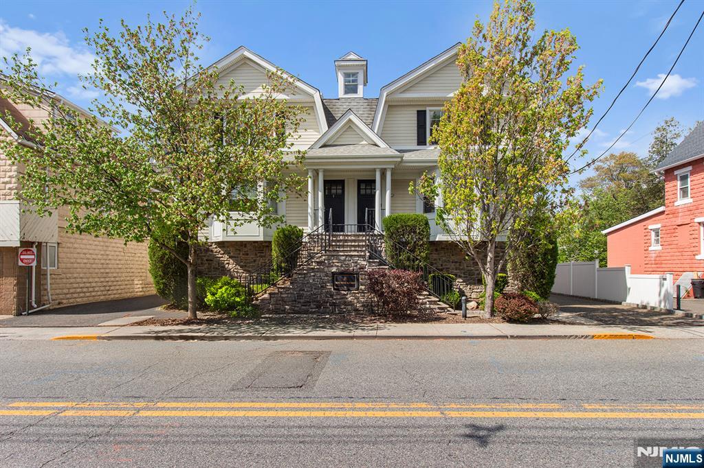 DUMONT Properties