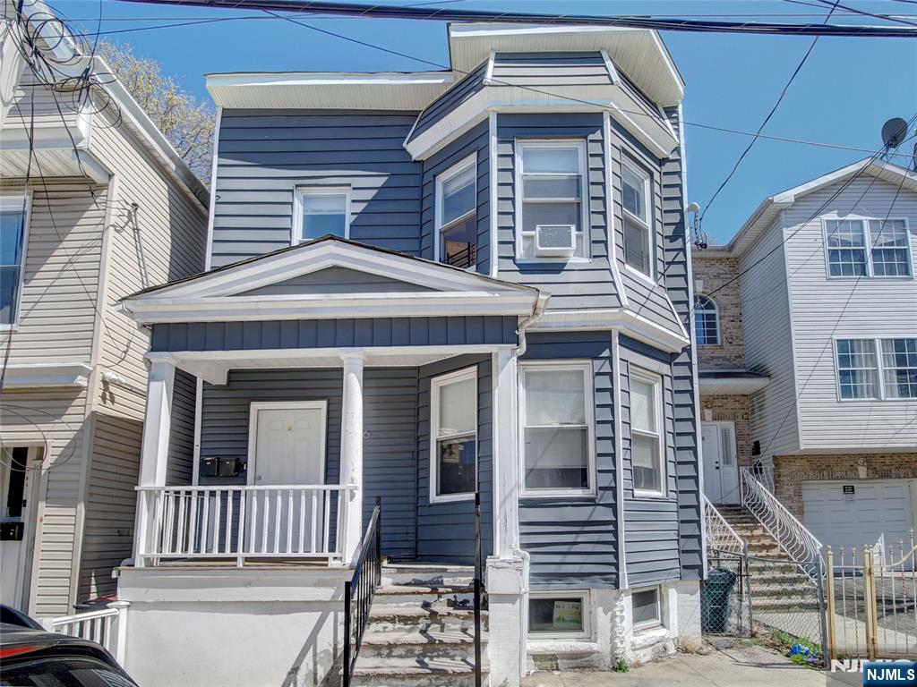 $535,000 Contemporary