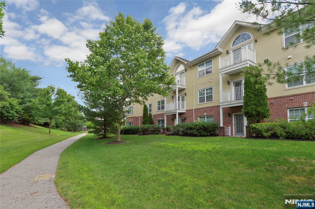 FRANKLIN LAKES Properties