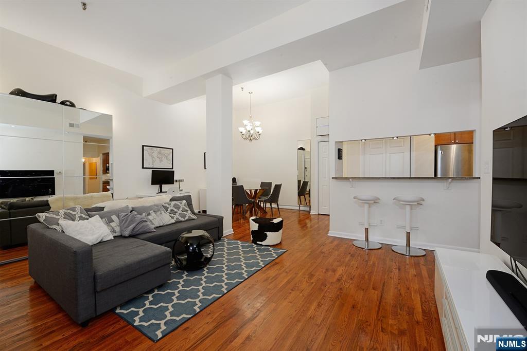 $549,000 Condo