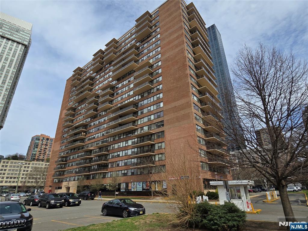 $739,000 Co-op