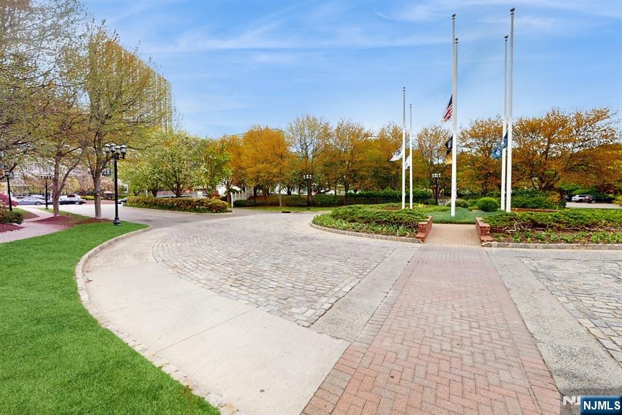 $749,800 Condo