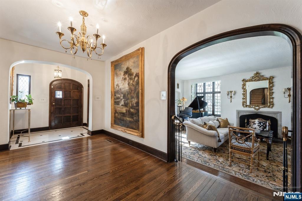 Homes for sale in Essex Fells, NJ | 5 Beechtree Ln, Essex Fells, NJ 07021 | MLS# 25013266