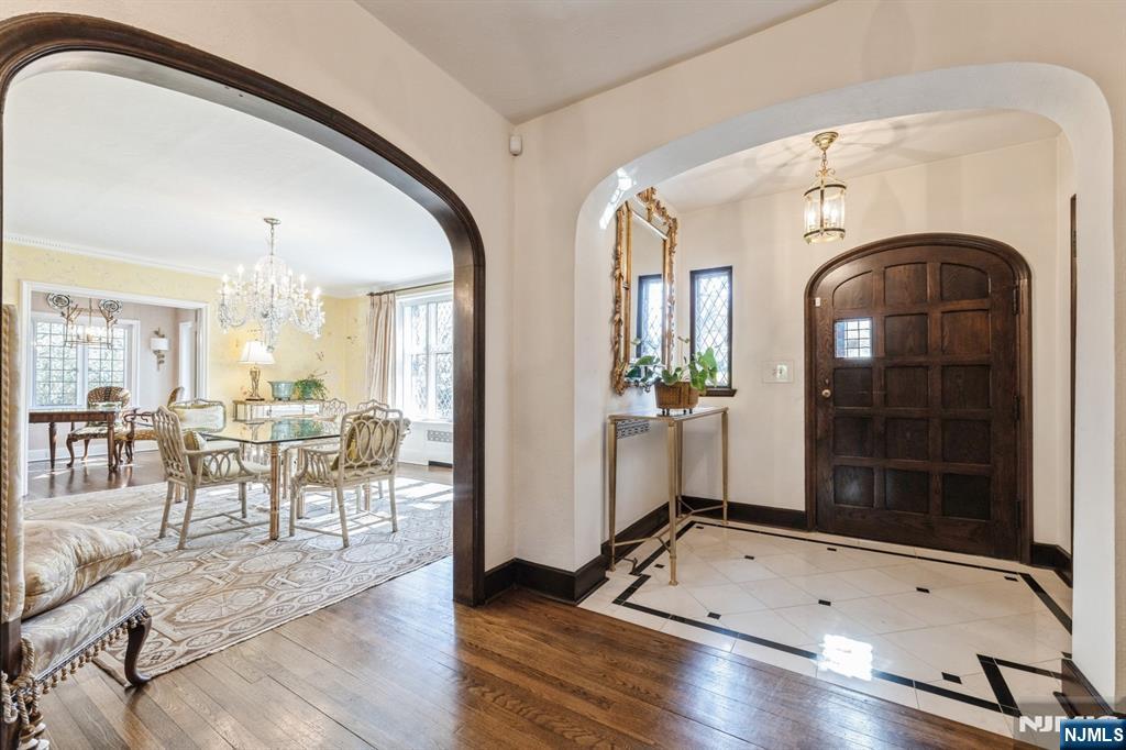 Homes for sale in Essex Fells, NJ | 5 Beechtree Ln, Essex Fells, NJ 07021 | MLS# 25013266