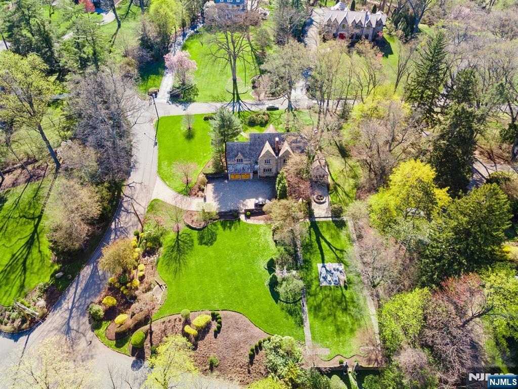 Homes for sale in Essex Fells, NJ | 5 Beechtree Ln, Essex Fells, NJ 07021 | MLS# 25013266