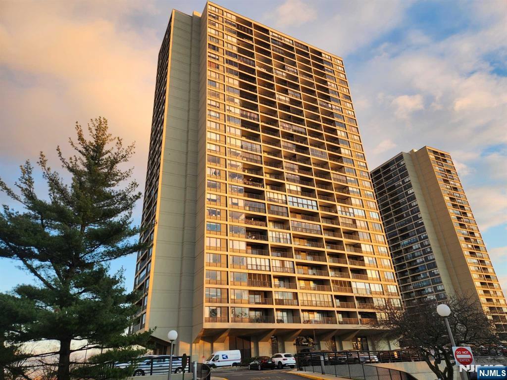 $192,000 Co-op