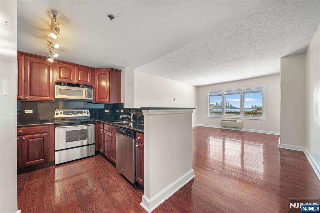 $489,000 Condo