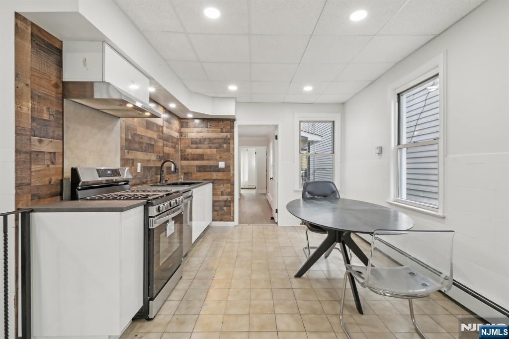 $484,500 Colonial