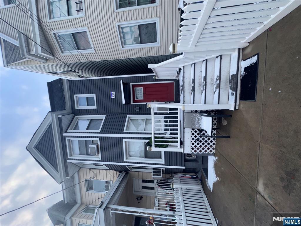 $400,000 Contemporary
