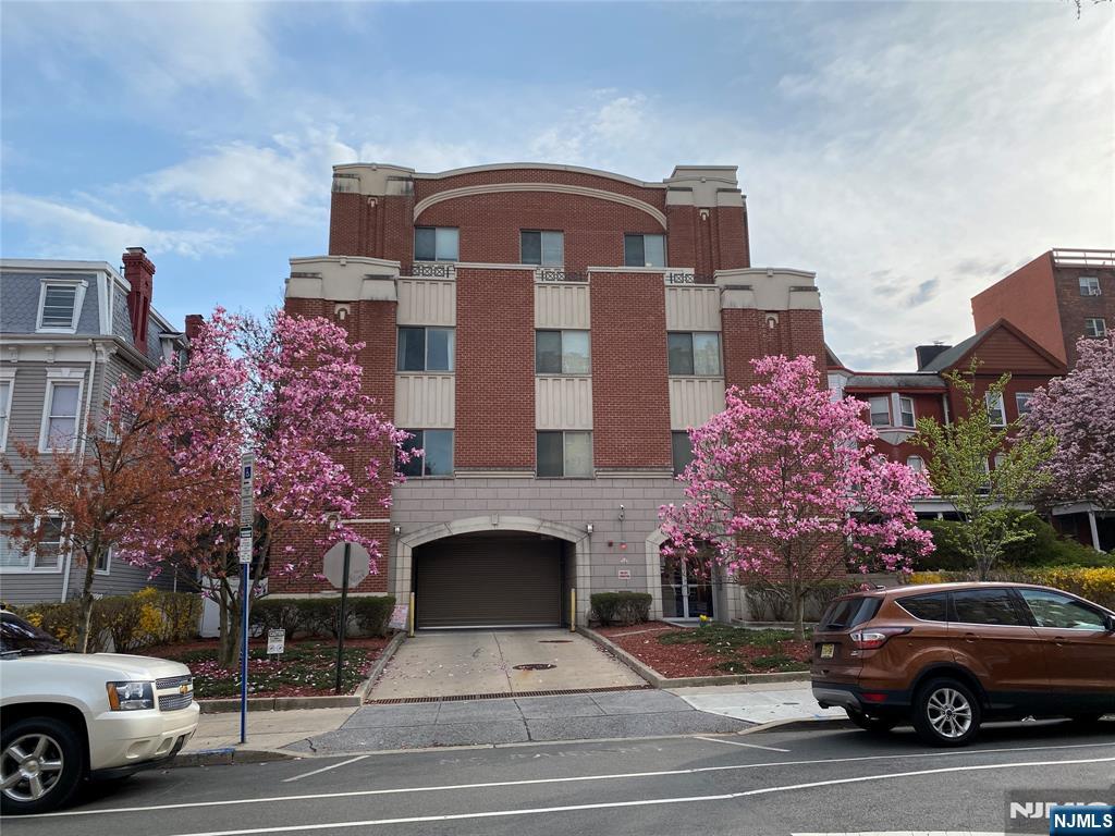 $470,000 Condo