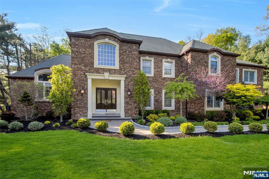 FRANKLIN LAKES Properties