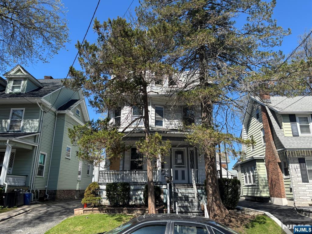 $456,000 Colonial