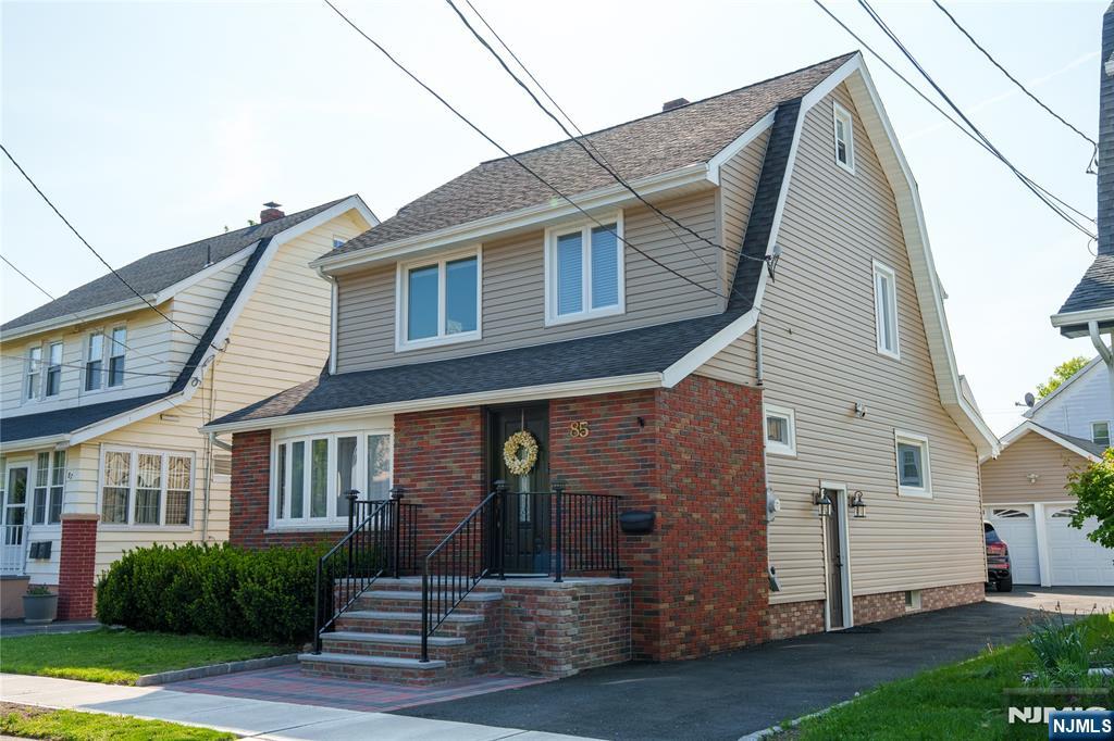 $623,000 Colonial