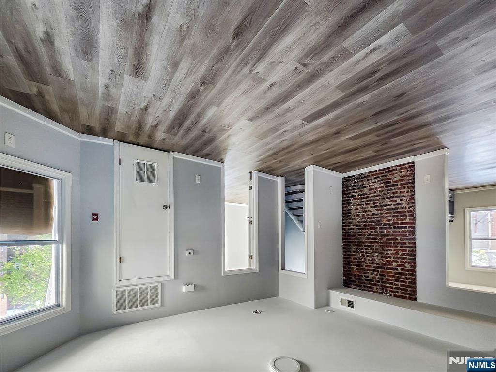 Homes for sale in East Orange, NJ | 171 Burnett St, East Orange, NJ 07018 | MLS# 25014032