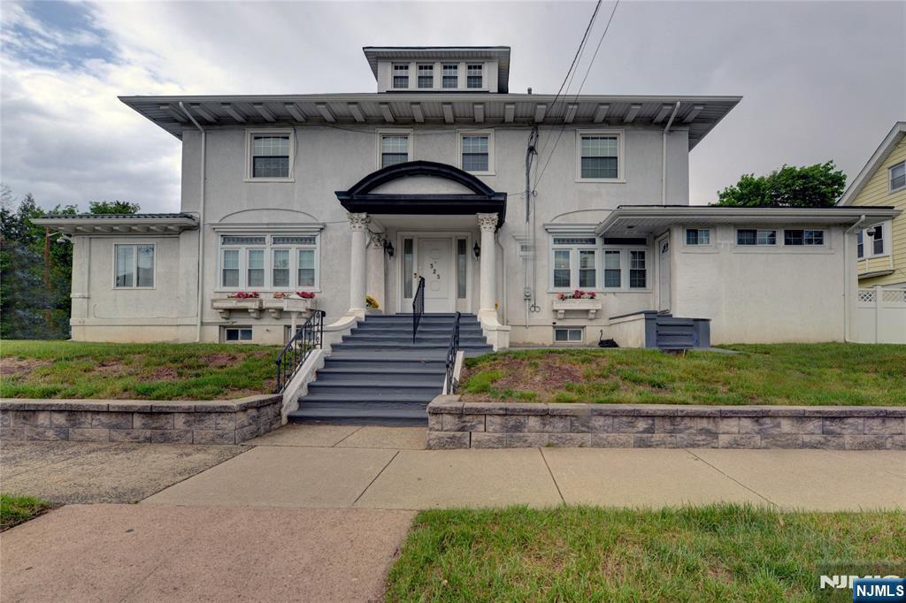 $699,000 Colonial