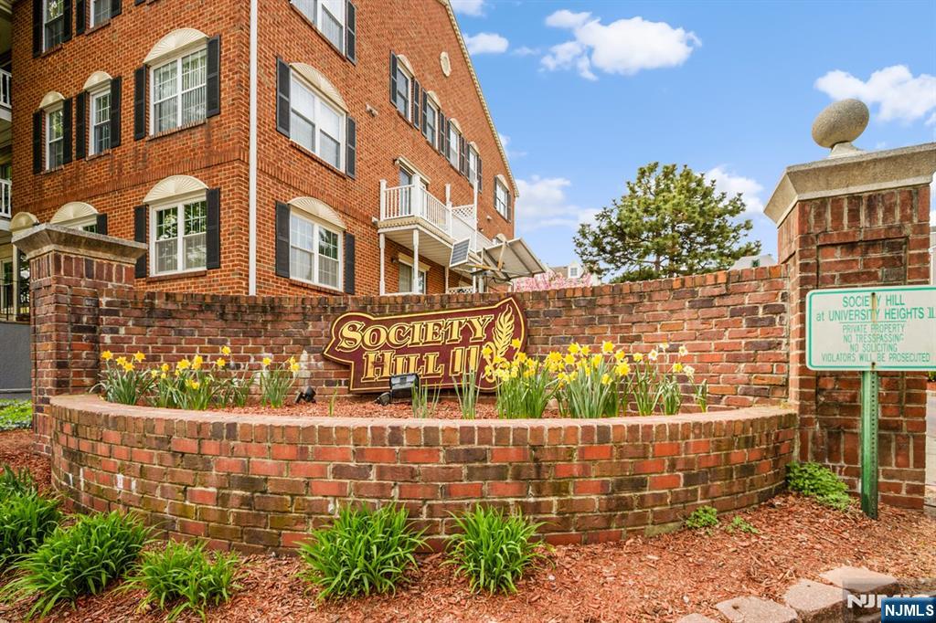 Homes for sale in Newark, NJ | 12 Rider Ct, Newark, NJ 07103 | MLS# 25014385