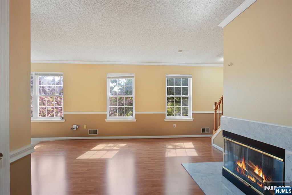 Homes for sale in Newark, NJ | 12 Rider Ct, Newark, NJ 07103 | MLS# 25014385