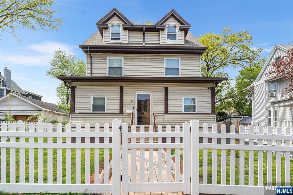 $500,000 Colonial