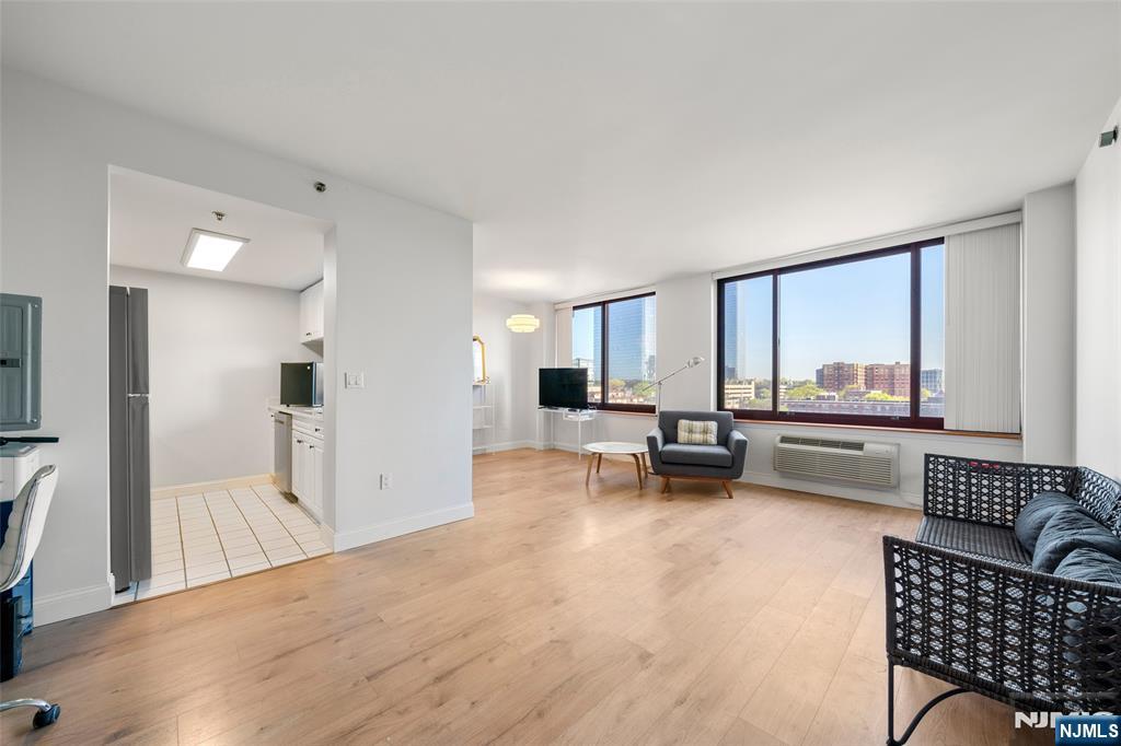 $479,000 Condo