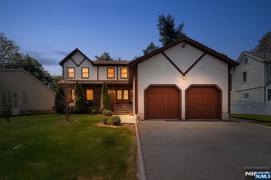 $999,999 Colonial