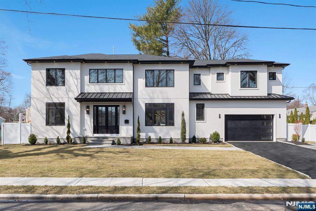 $2,175,000 Colonial