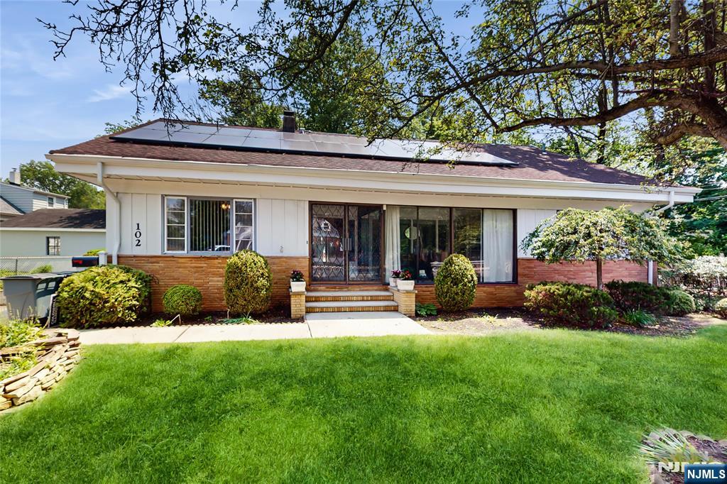 Homes for sale in North Haledon, NJ | 102 Overlook Ave, North Haledon, NJ 07508 | MLS# 25015191