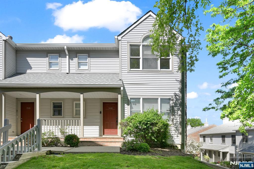 $1,050,000 Townhouse