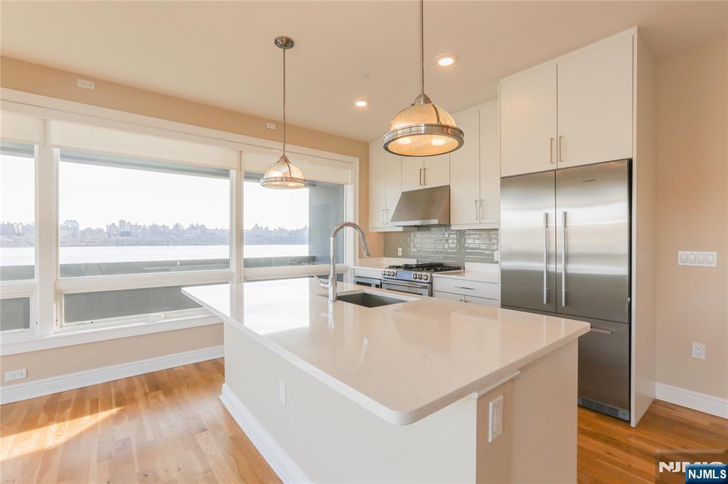 EDGEWATER Properties
