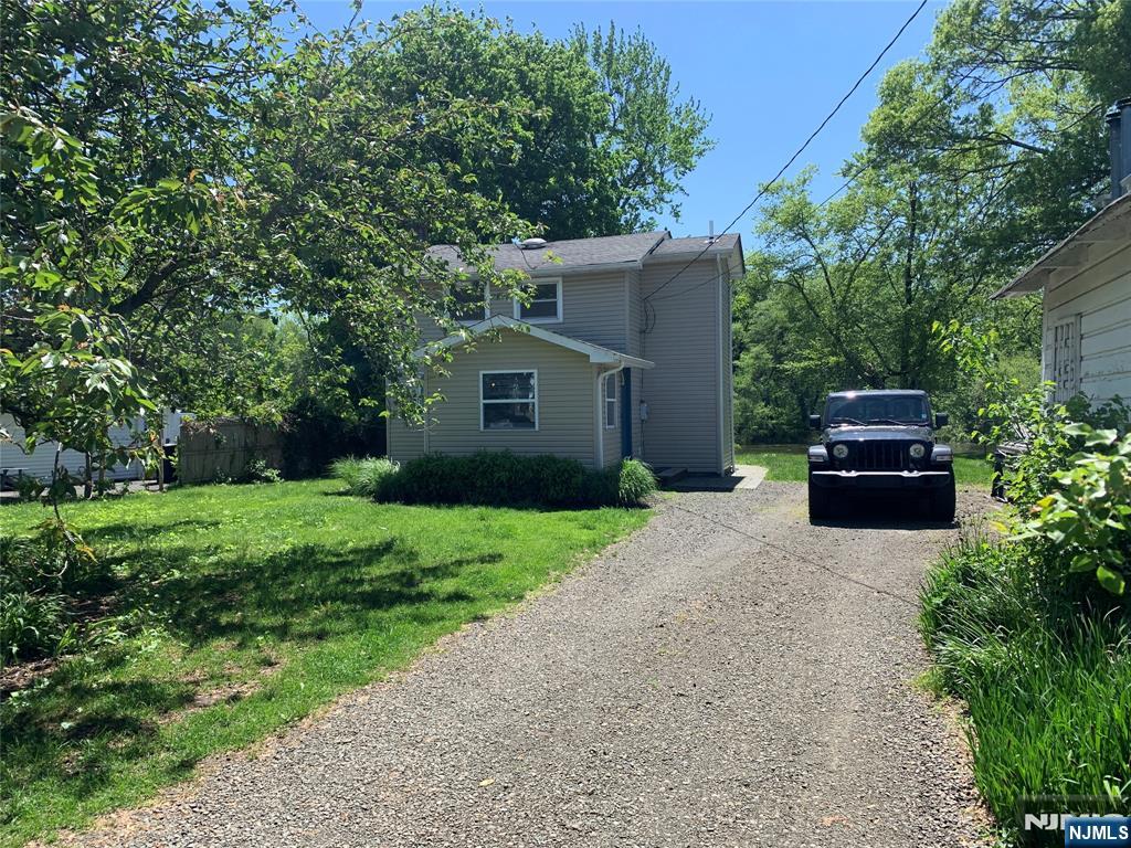 $475,000 Colonial