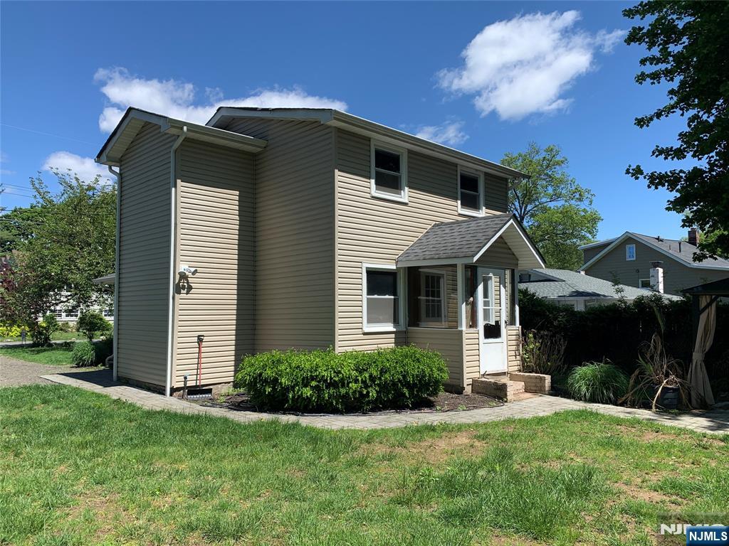 Homes for sale in Wayne, NJ | 7 Shore Rd, Wayne, NJ 07470 | MLS# 25015624