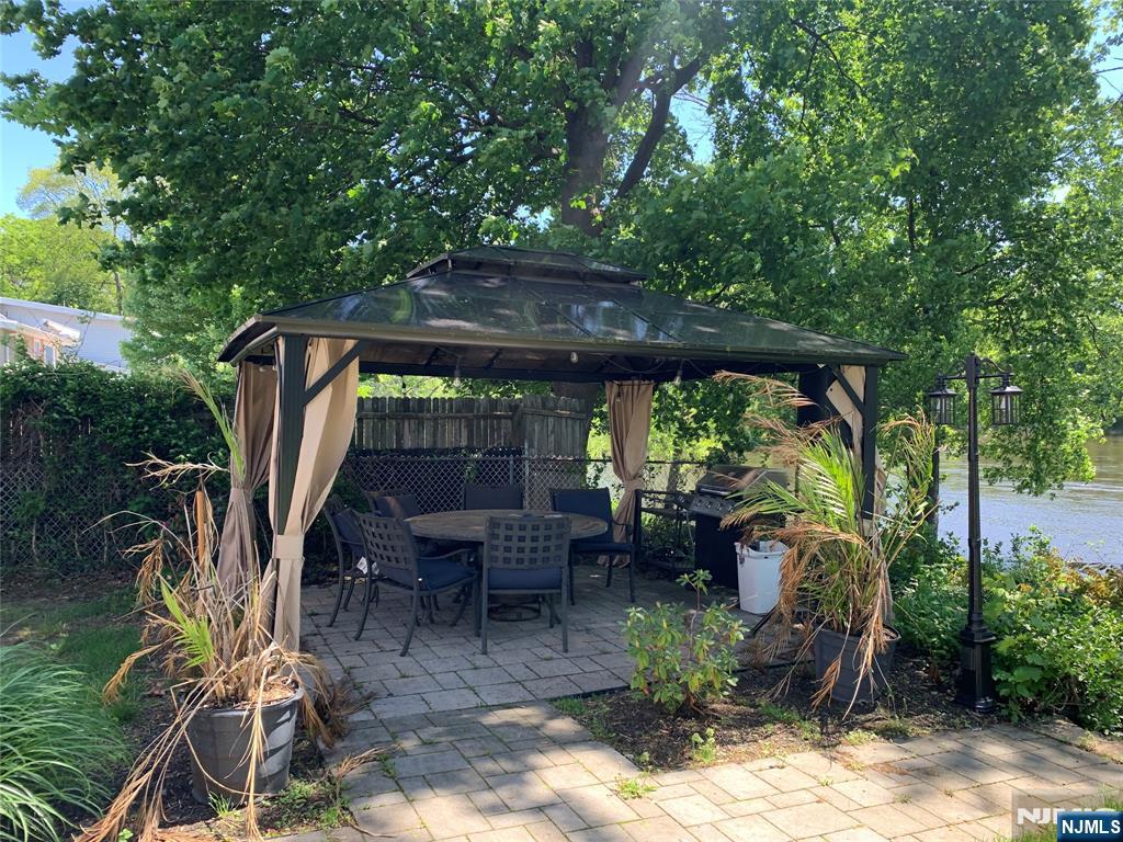 Homes for sale in Wayne, NJ | 7 Shore Rd, Wayne, NJ 07470 | MLS# 25015624