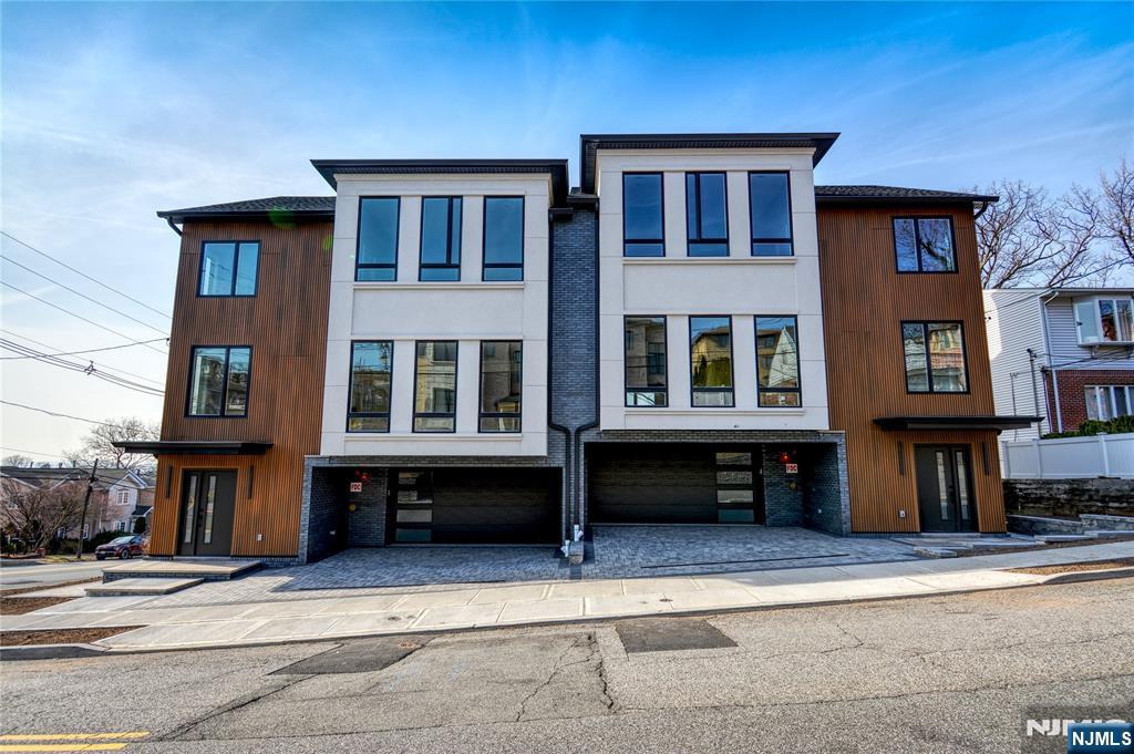 PALISADES PARK Properties