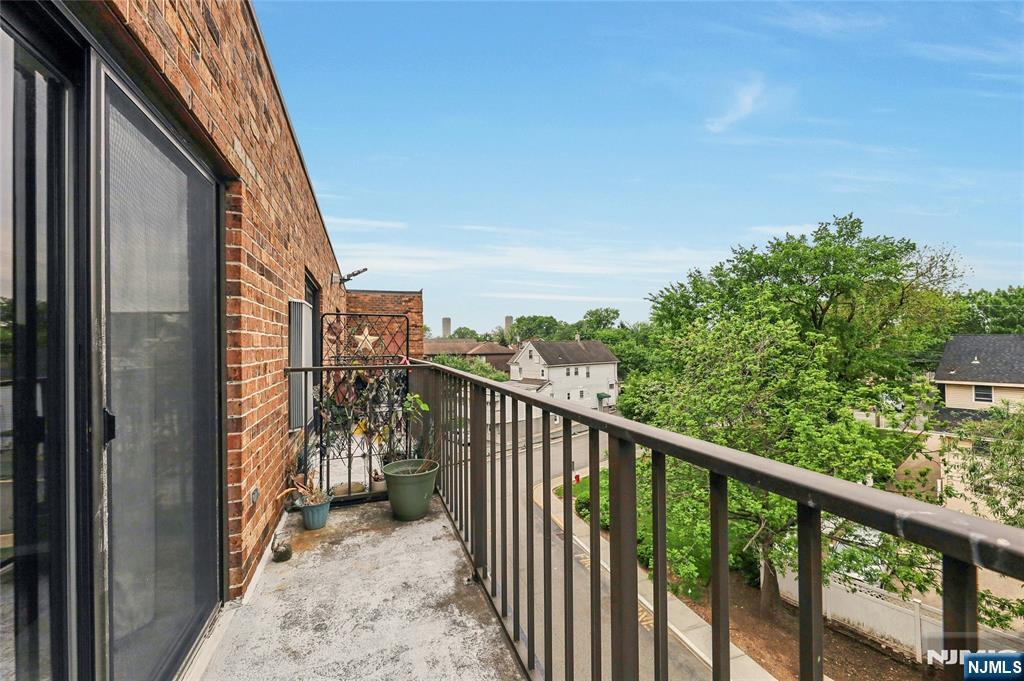 Homes for sale in Ridgefield Park, NJ | 99 Teaneck Rd #313, Ridgefield Park, NJ 07660 | MLS# 25015695