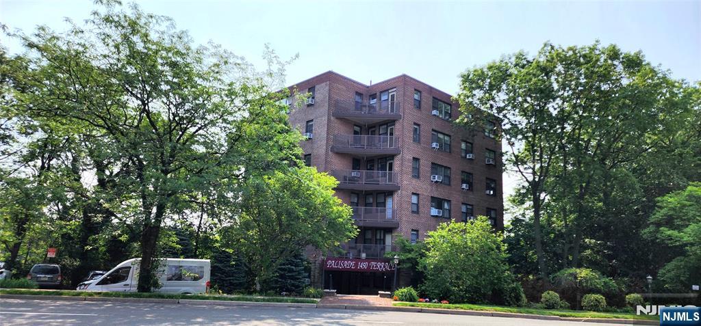 $420,000 Condo
