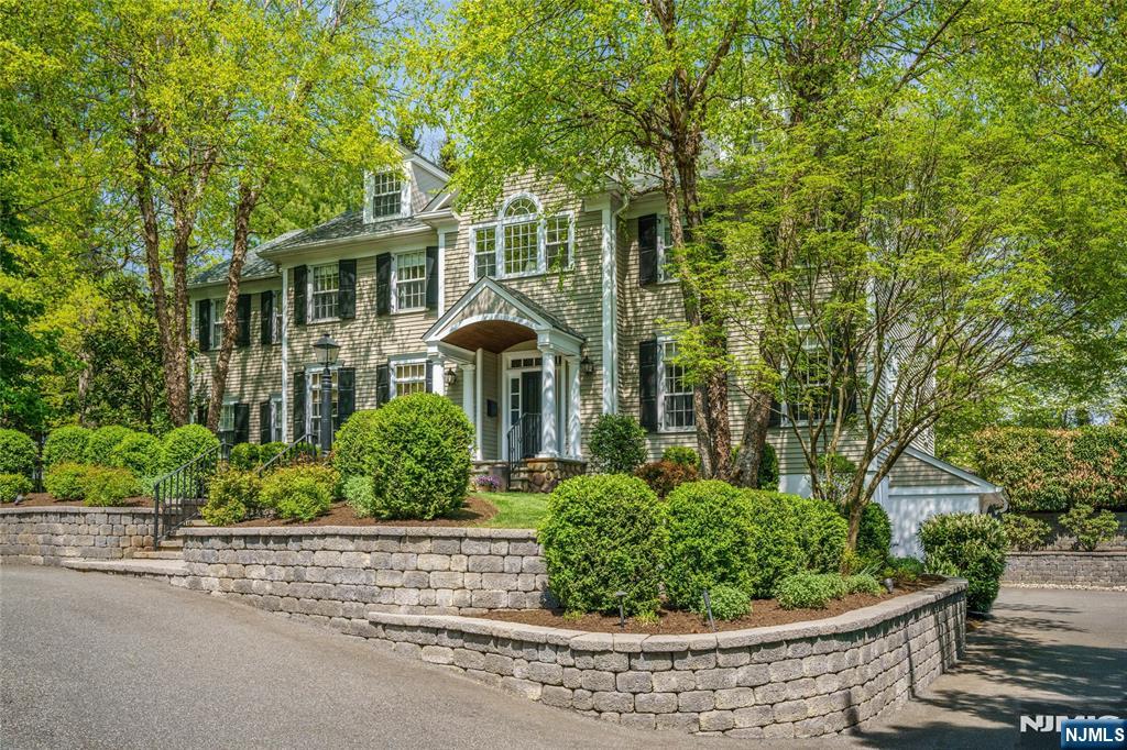 $4,400,000 Colonial