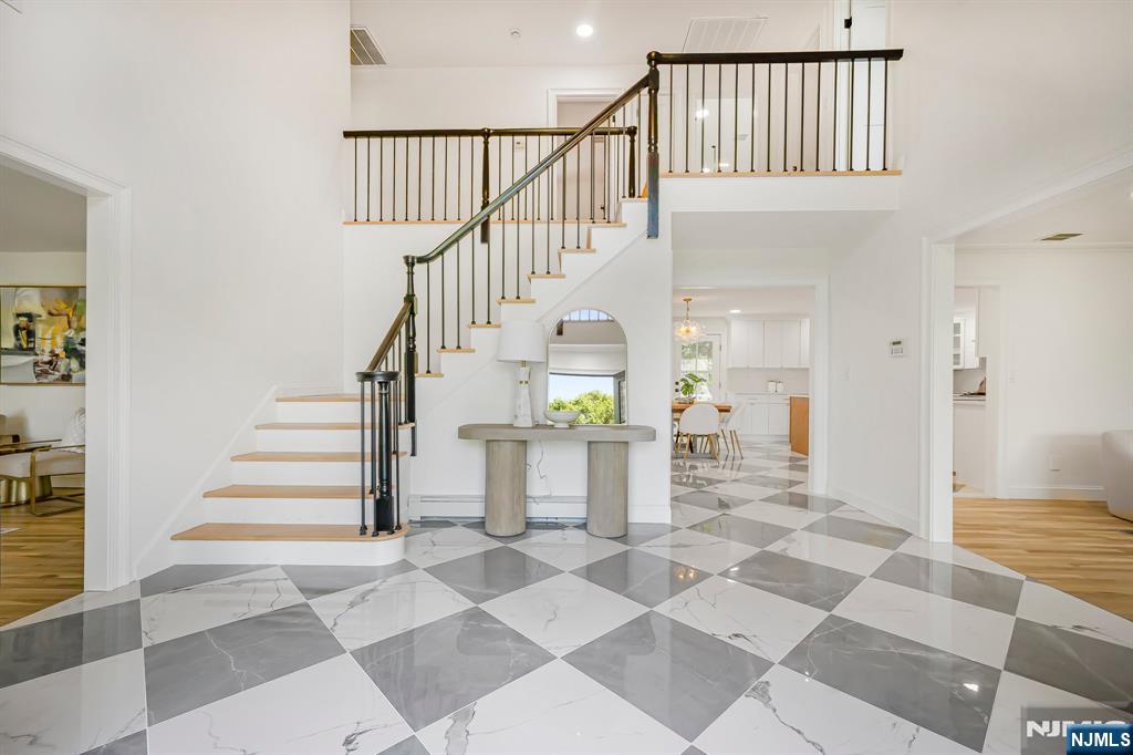 $1,599,000 Colonial